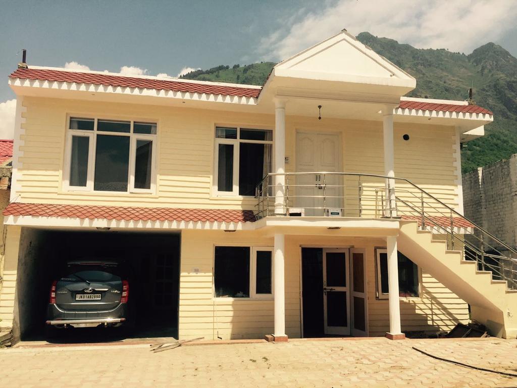 Shalimar Heights Hotel Srīnagar Esterno foto