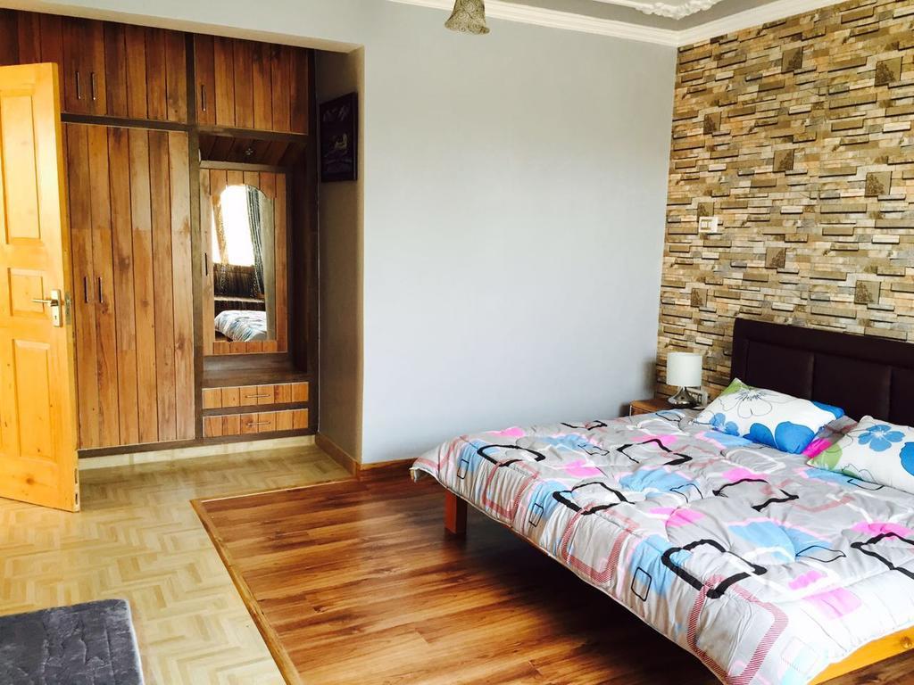 Shalimar Heights Hotel Srīnagar Esterno foto