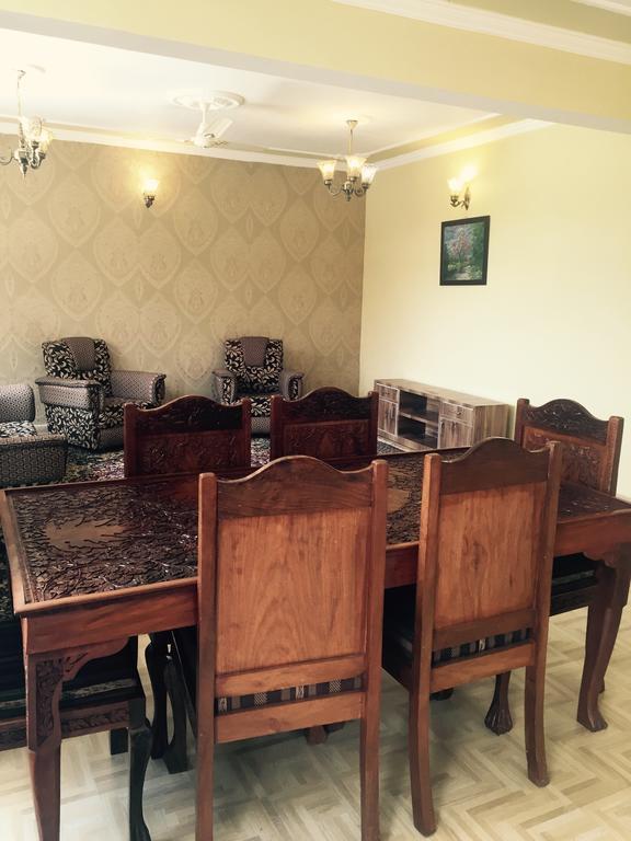 Shalimar Heights Hotel Srīnagar Esterno foto